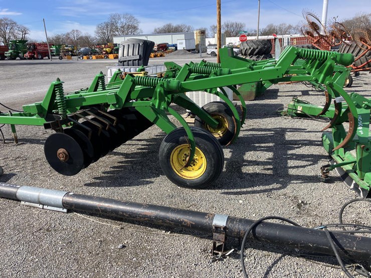 john-deere-710-image-4