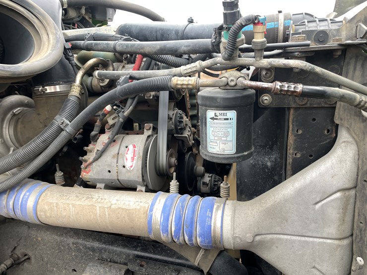 #1482-•-2009-freightliner-truck-tractor-(has-mn-title)-image-29