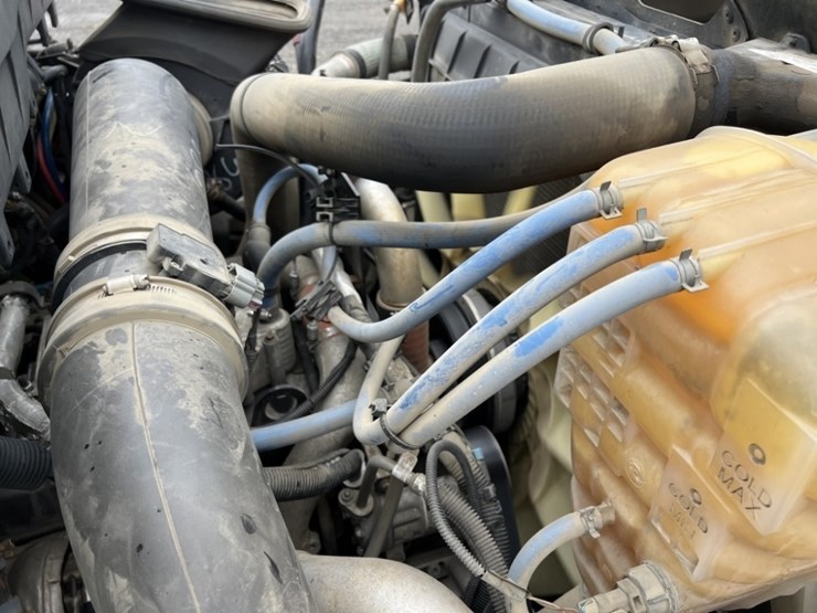 2013-international-7500-s/a-dump-truck-image-12