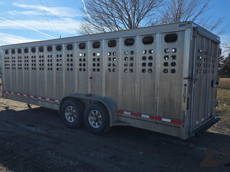 2022-eby-livestock-trailer-image-7