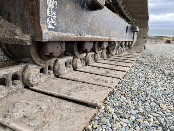 2021-deere-135g-image-40