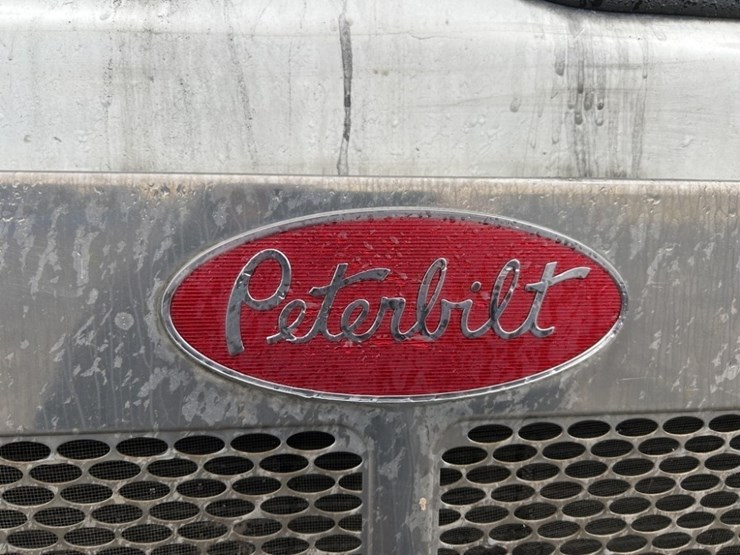 2014-peterbilt-320-image-17