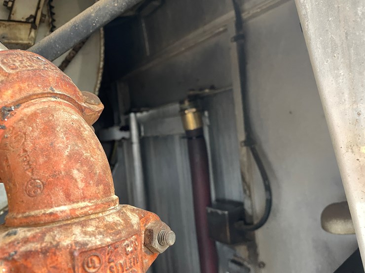 #1037-•-2009-international-navistar-fuel-truck-(has-mn-title)-image-39