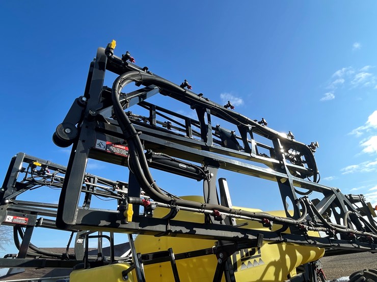 #106-•-fast-9613ft-pull-behind-sprayer-(one-owner)-image-9