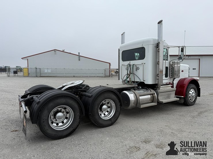 2024-peterbilt-389-image-5