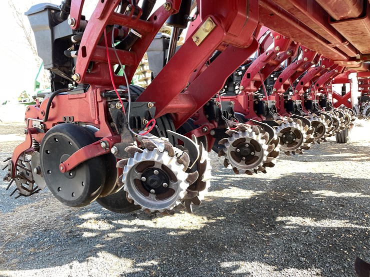 2020-case-ih-2150-image-14