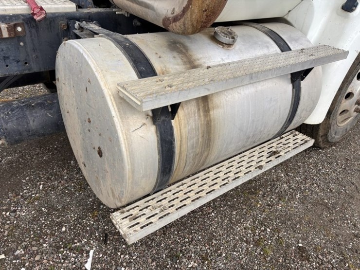 2002-international-9200i-image-23