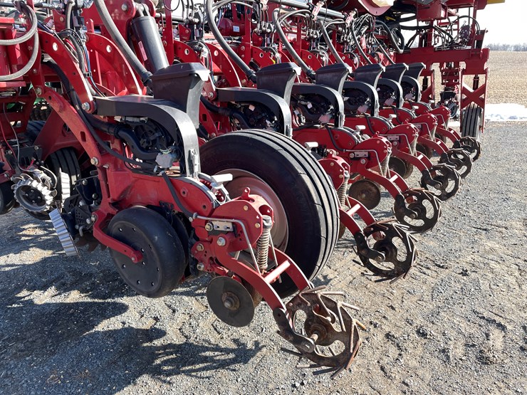 2020-case-ih-2150-image-13