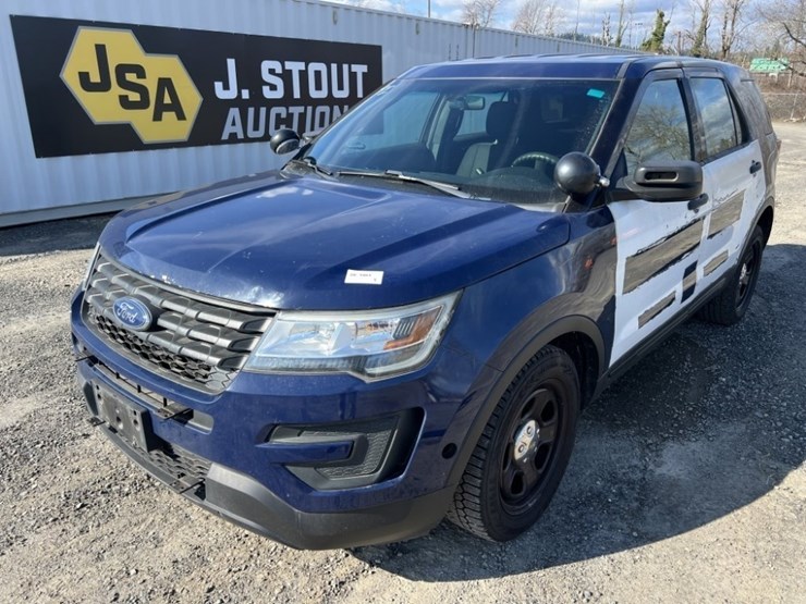 2016-ford-explorer-image-1