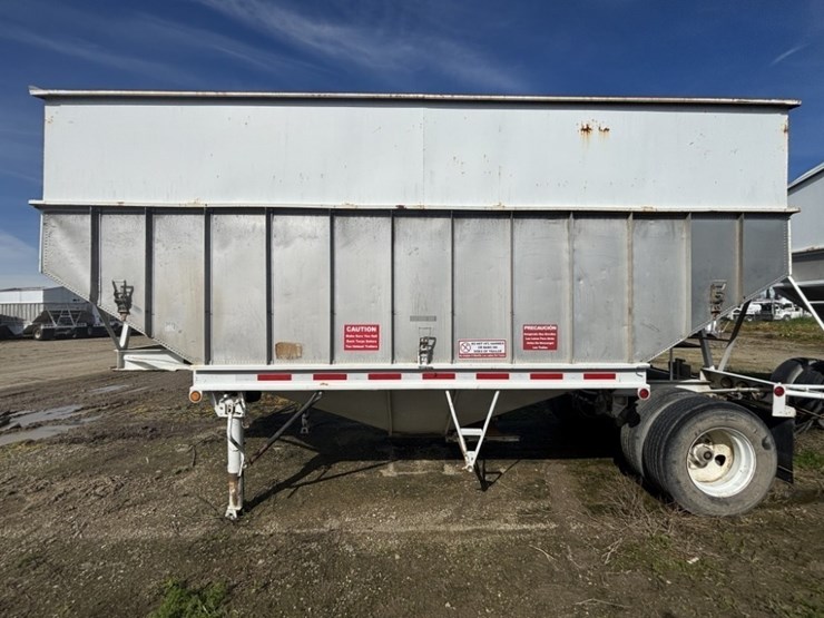 1974-titan-trailer-image-2