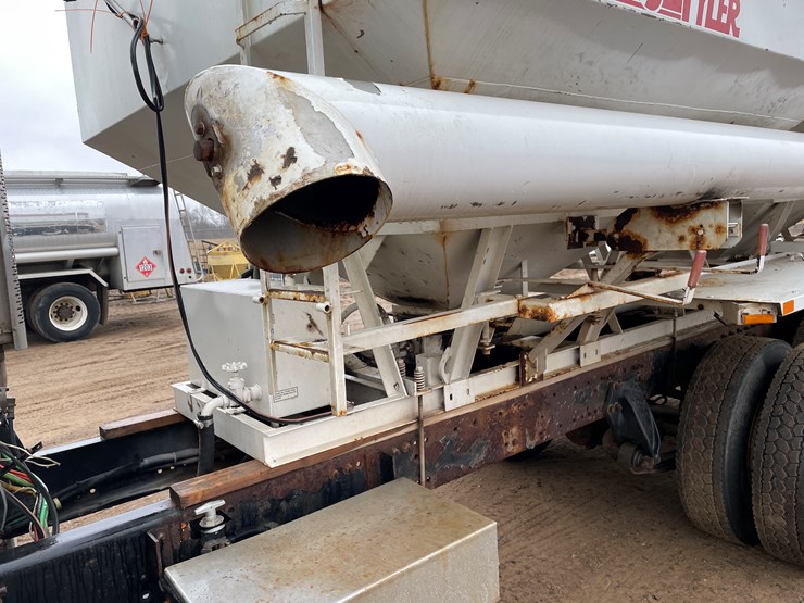 #1038-•-2005-freightliner-grain-truck-(has-mn-title)-image-21