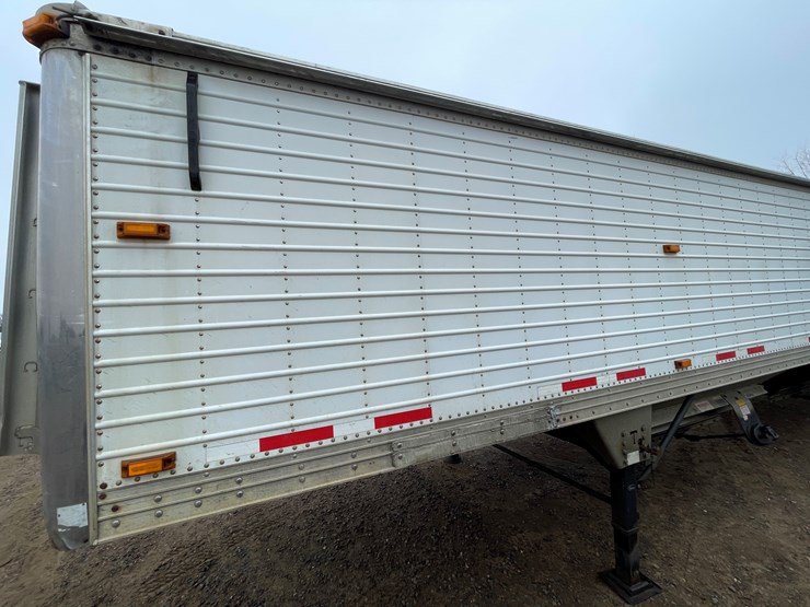 #1032-•-2011-timpte-inc.-grain-trailer-(has-mn-salvage-title)-image-2