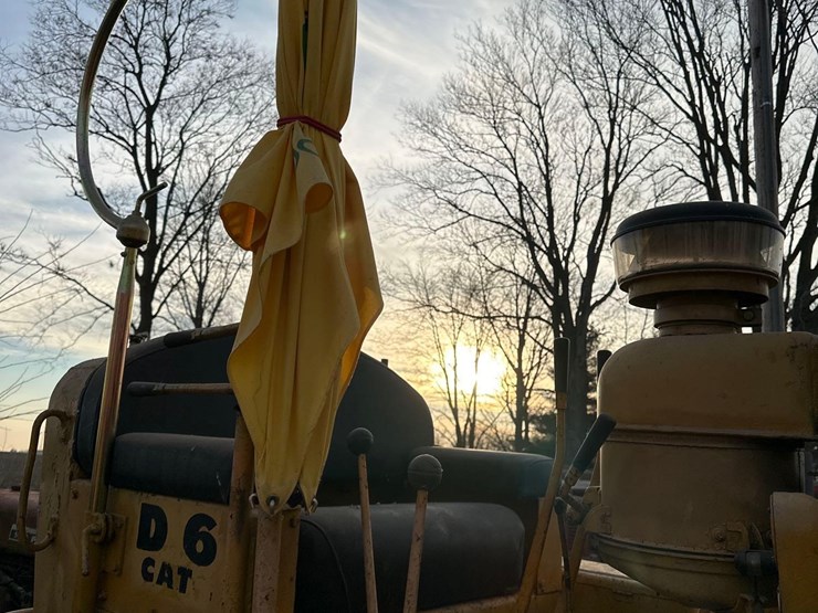 caterpillar-d6-image-11