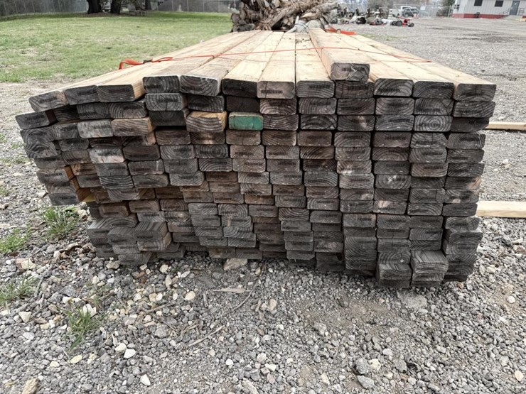 #298-•-lumber-bundle---195-qty---2"-x-4"-x-92.5"-studs-image-3