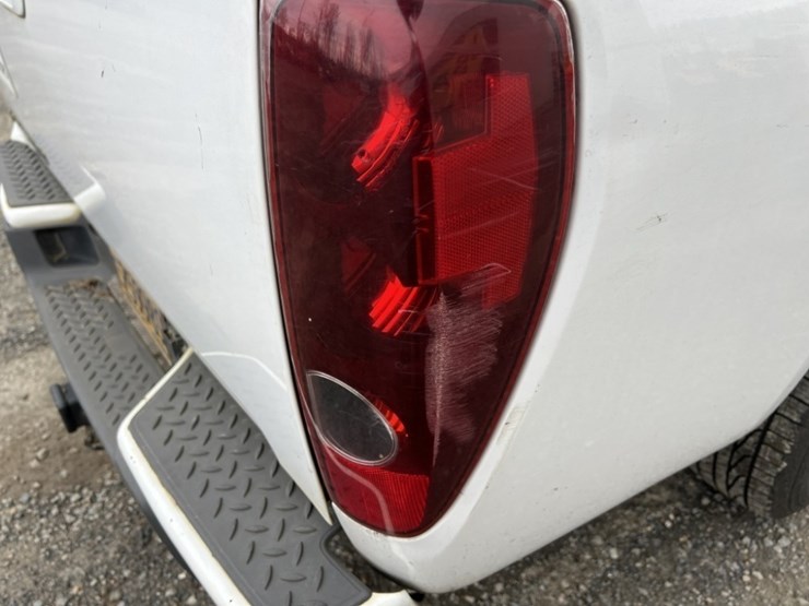 2012-chevrolet-colorado-lt-image-24