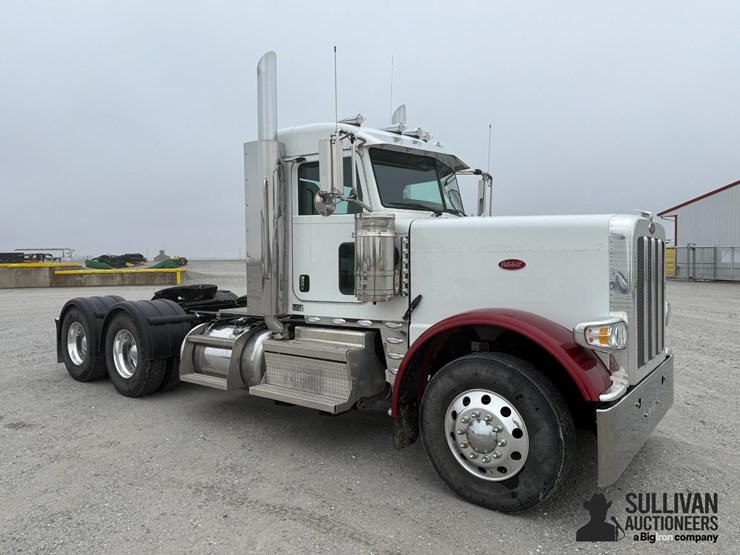 2024-peterbilt-389-image-3