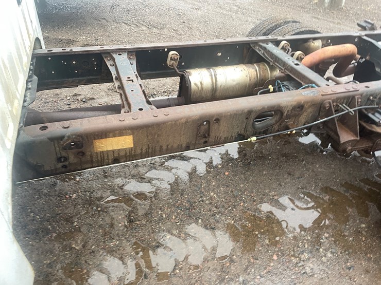 2013-ford-f550-image-15