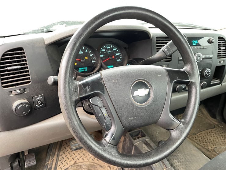 #1476-•-2012-chevy-silverado-pickup-truck-(has-mn-title)-image-36