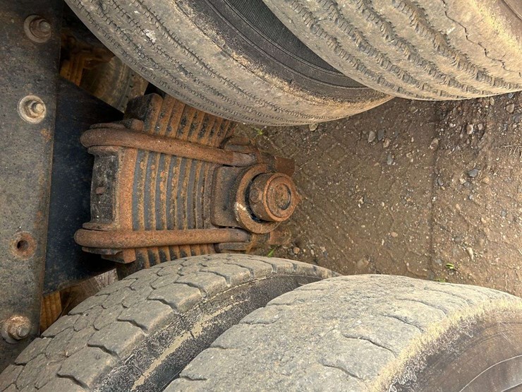 1995-mack-rd688-image-21