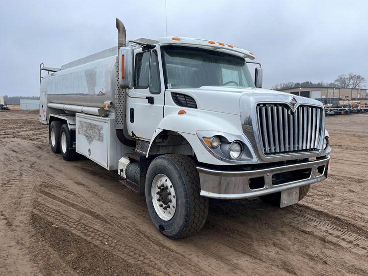 #1037-•-2009-international-navistar-fuel-truck-(has-mn-title)-image-6