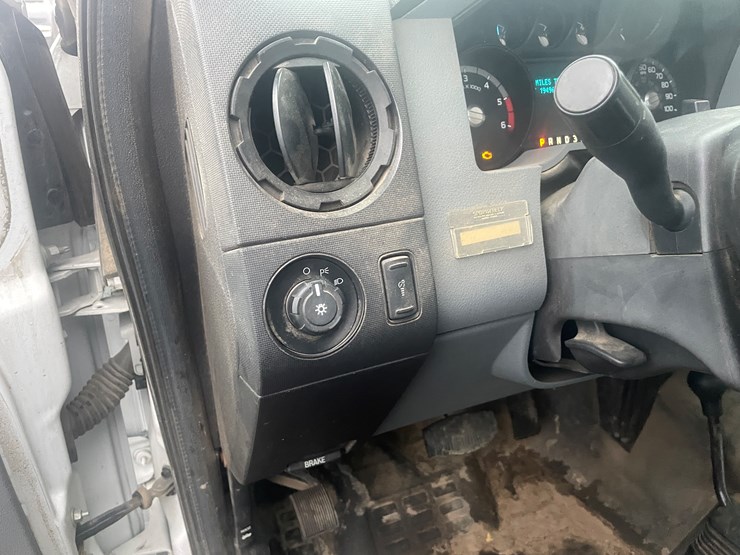 2013-ford-f550-image-32