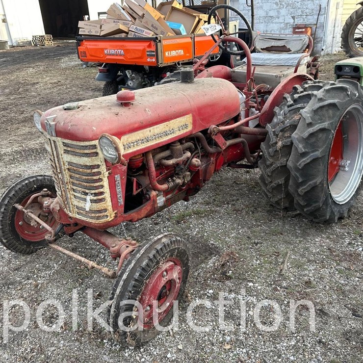 INTERNATIONAL CUB LO-BOY