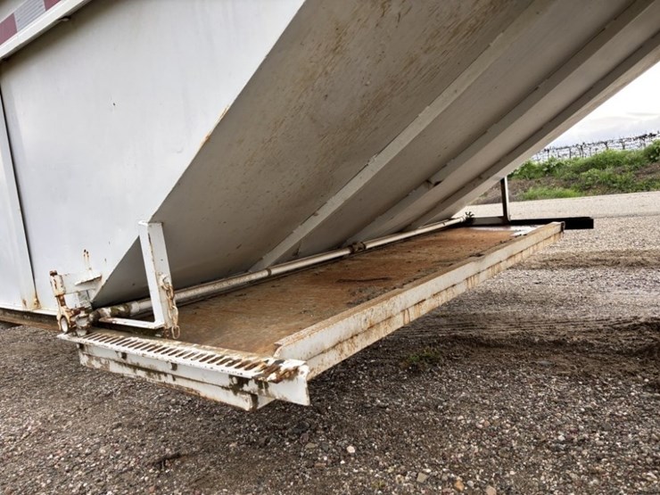 1974-titan-trailer-image-16