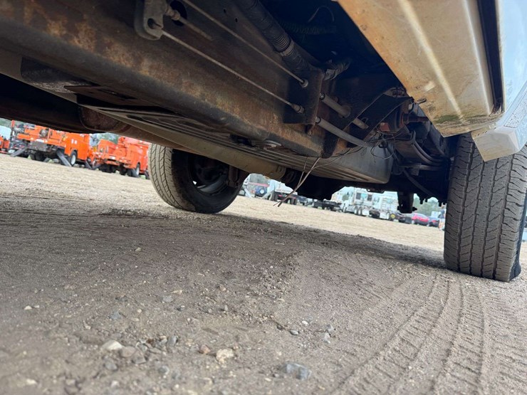 2011-chevrolet-silverado-1500-lt-image-22