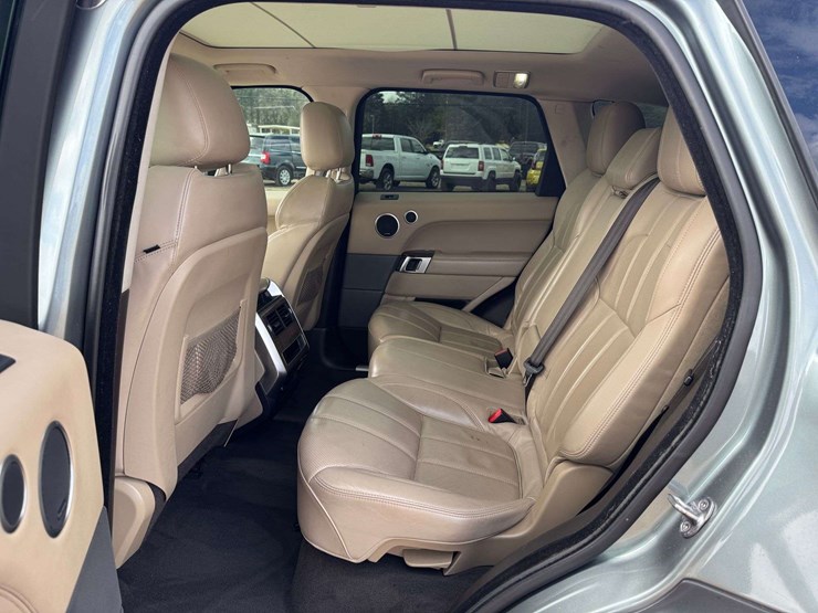 2016-land-rover-range-rover-image-18