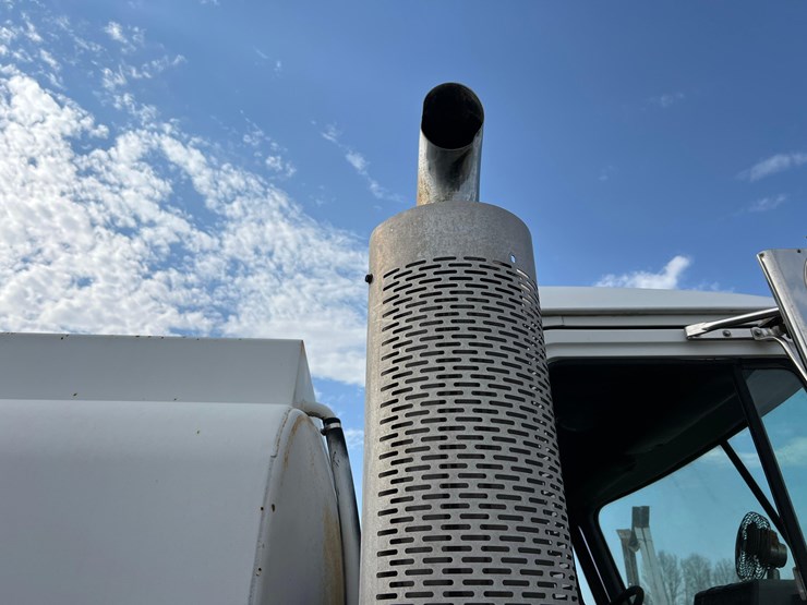 1999-mack-ch613-image-54