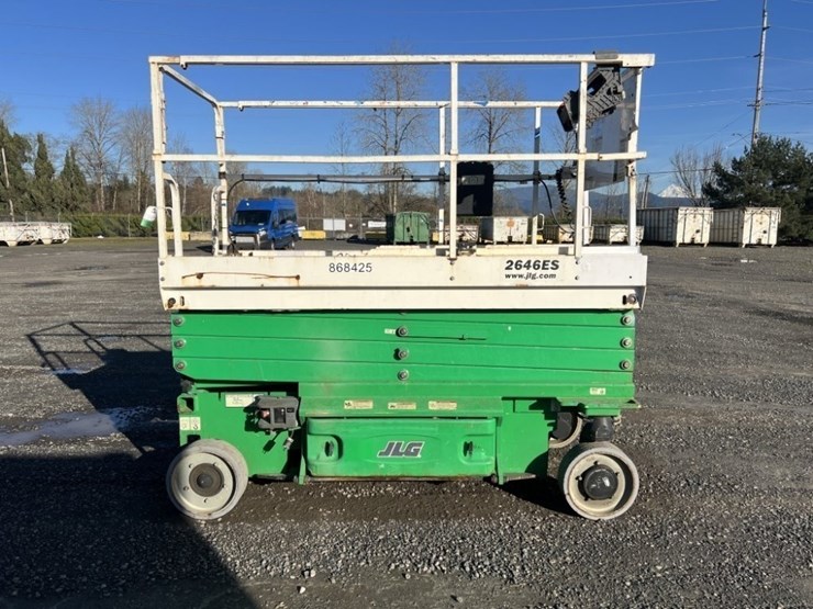 2016-jlg-2646es-image-3