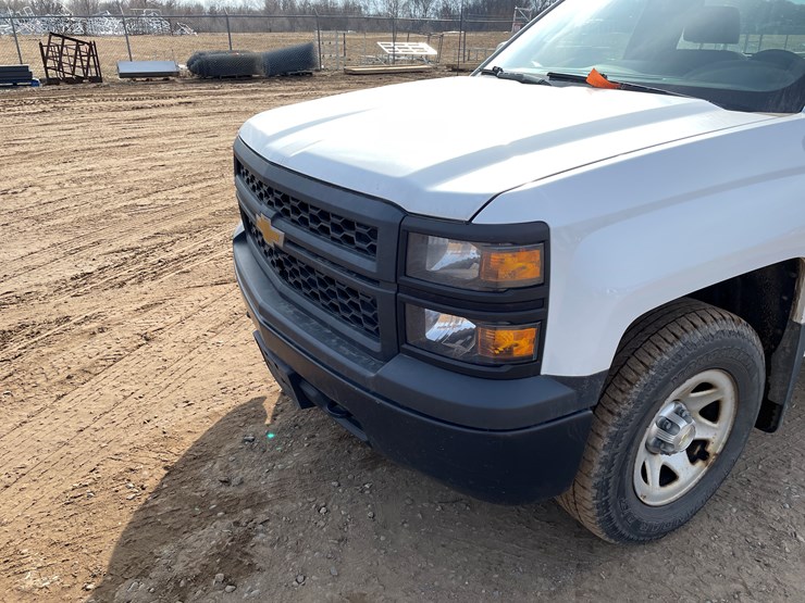 #1474-•-2014-chevy-silverado-pickup-truck-(has-mn-title)-image-9