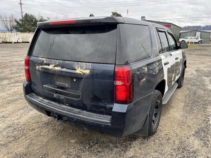 2015-chevrolet-tahoe-image-4