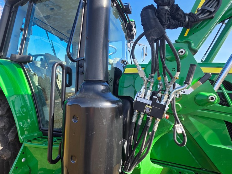 2020-john-deere-6155m-image-14