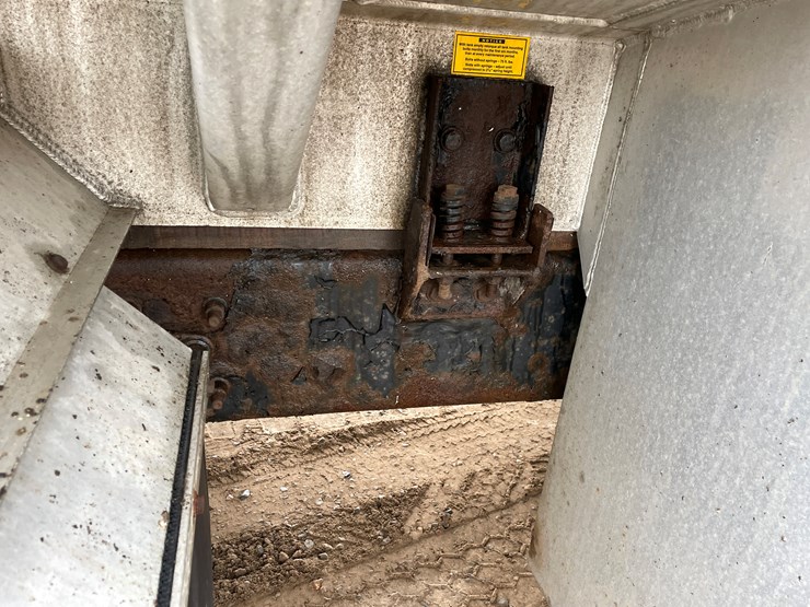 #1037-•-2009-international-navistar-fuel-truck-(has-mn-title)-image-48