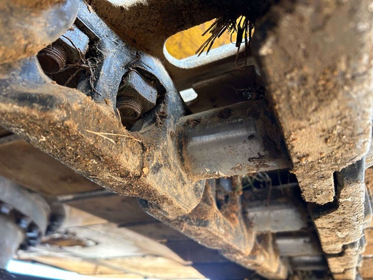 2015-komatsu-pc210-lc-10-image-26