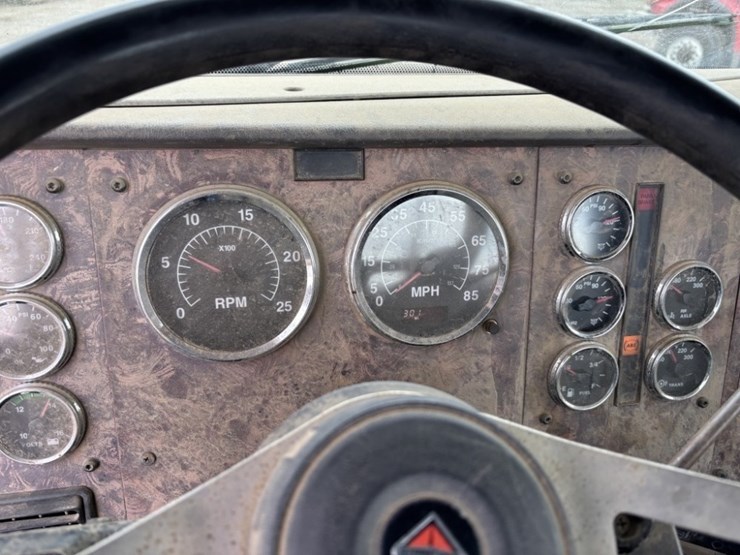 2002-international-9200i-image-28