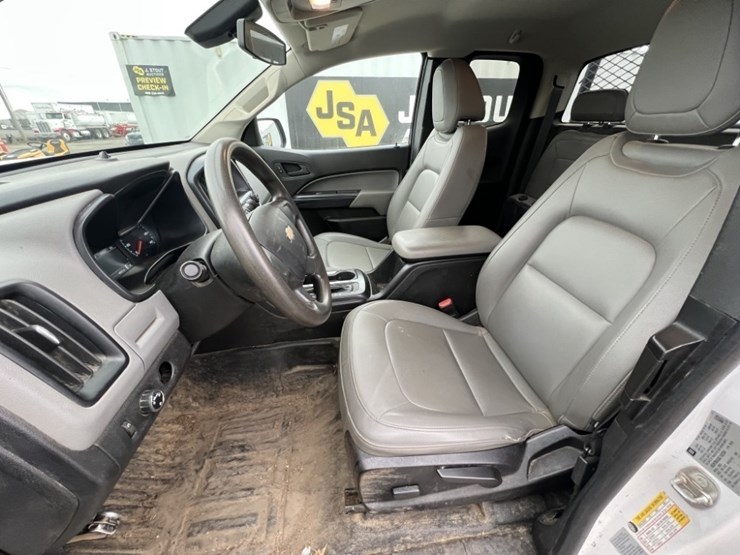 2016-chevrolet-colorado-image-25