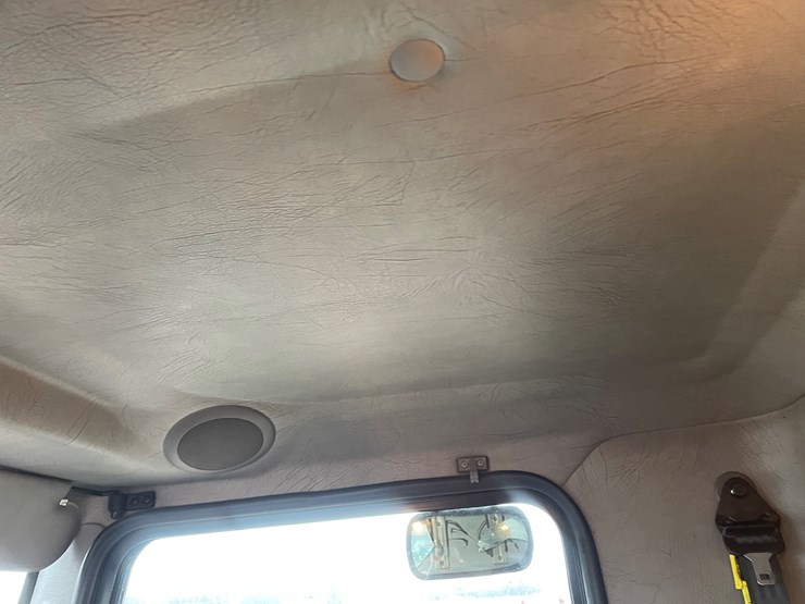 2022-kenworth-t370-image-66