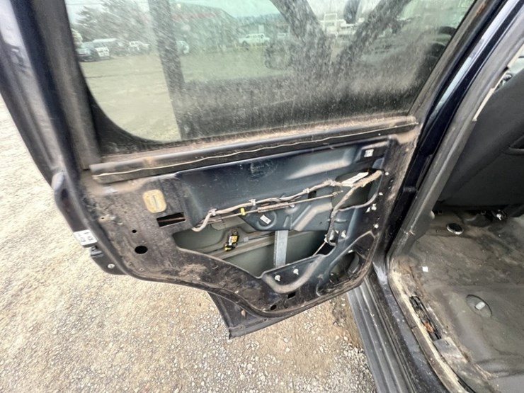 2014-chevrolet-tahoe-image-23