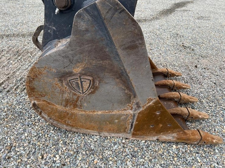 2021-deere-135g-image-13