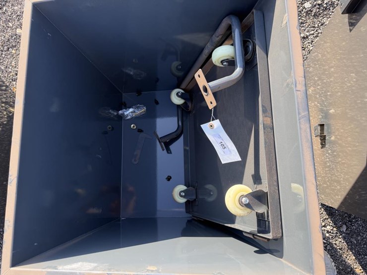 #105-•-mobile-self-loading-dumping-hoppers-image-2