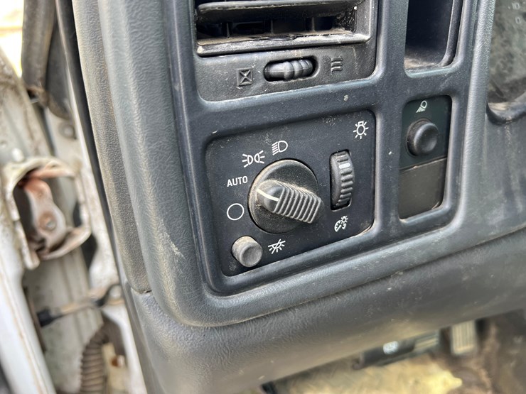 chevrolet-2500hd-image-48