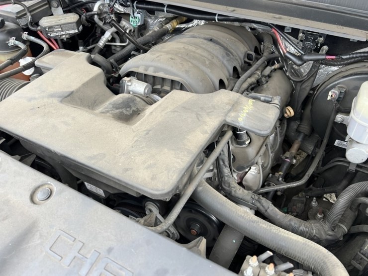 2015-chevrolet-tahoe-image-12