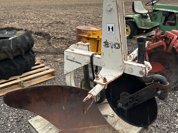 ih-1-bottom-3pt-plow-(wf)-image-1