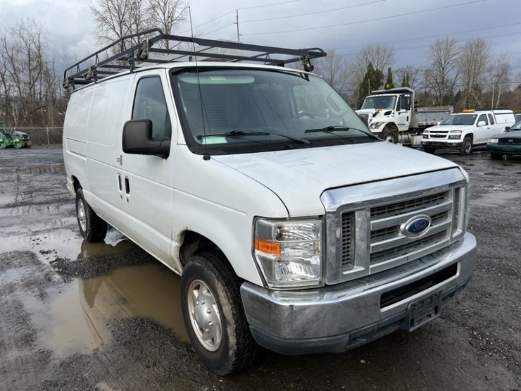 2012-ford-e350-image-2