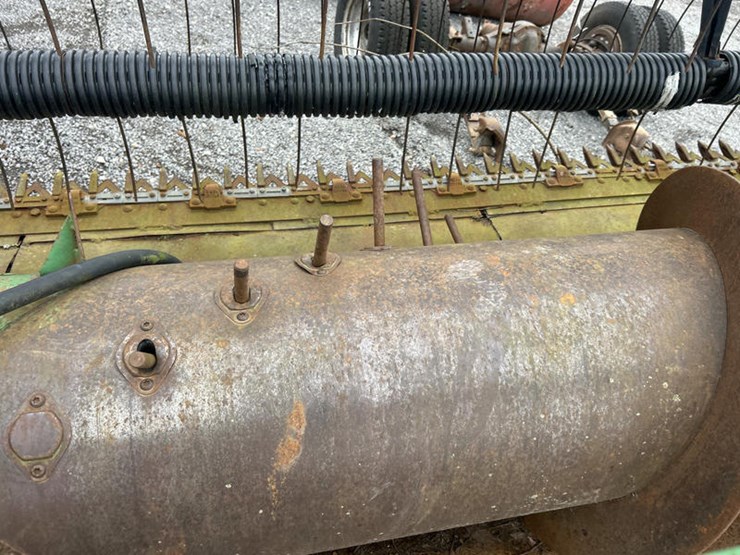 john-deere-220-image-11