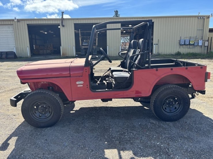 2022-mahindra-roxor-4x4-utility-cart-image-2