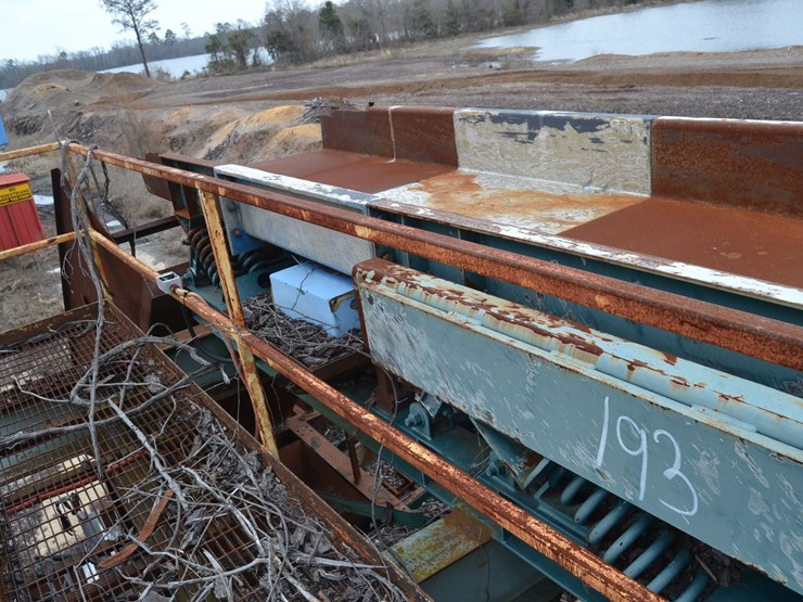 action-48"x38'-balanced-vibrating-conveyor-w/-mdi-metal-detector-w/-drive-image-3