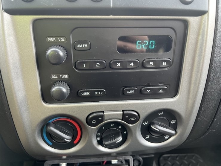 2012-chevrolet-colorado-image-29